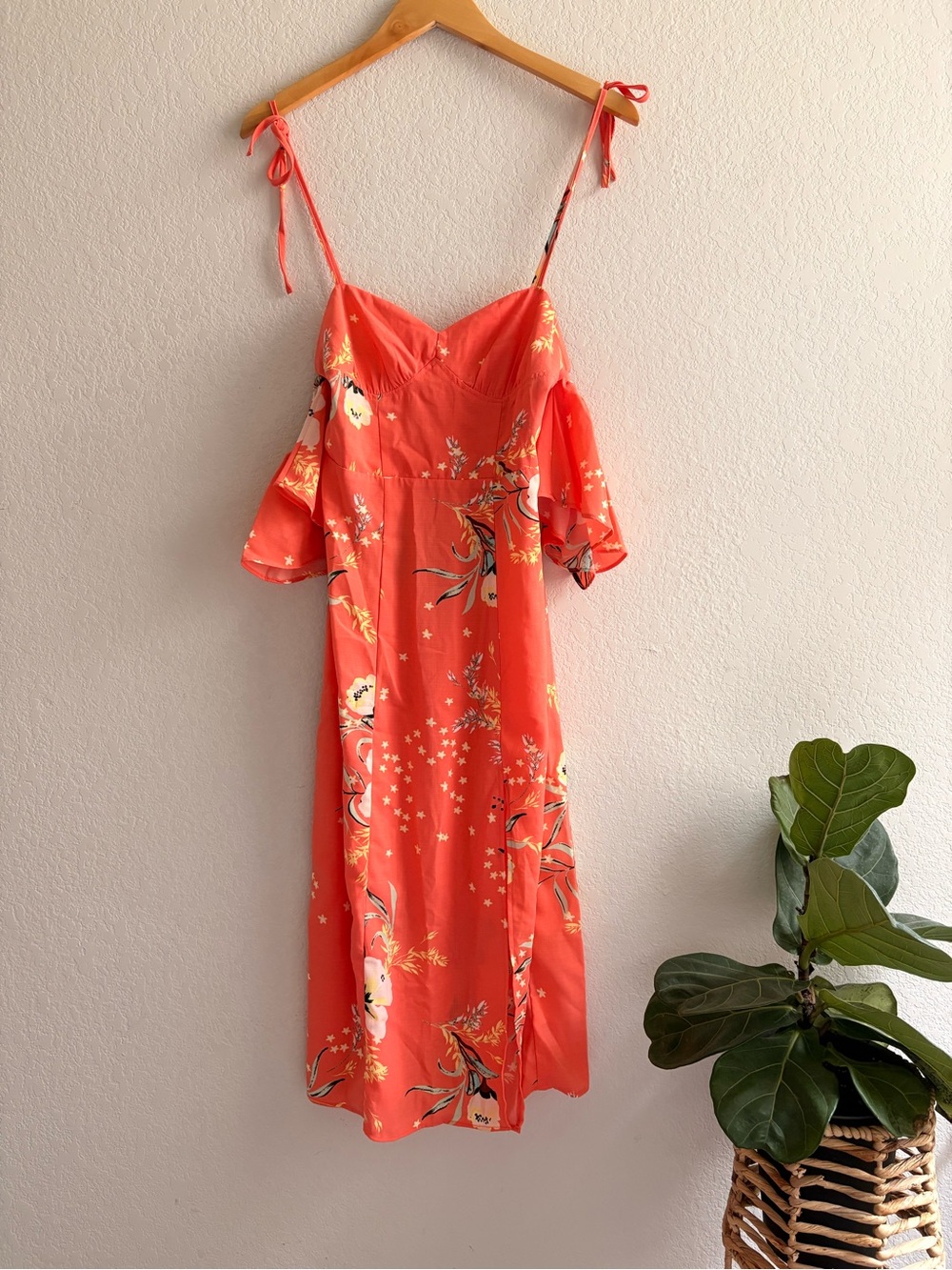 Urban Outfitters Boardwalk Floral Midi Dress in Peach Coral Size XS